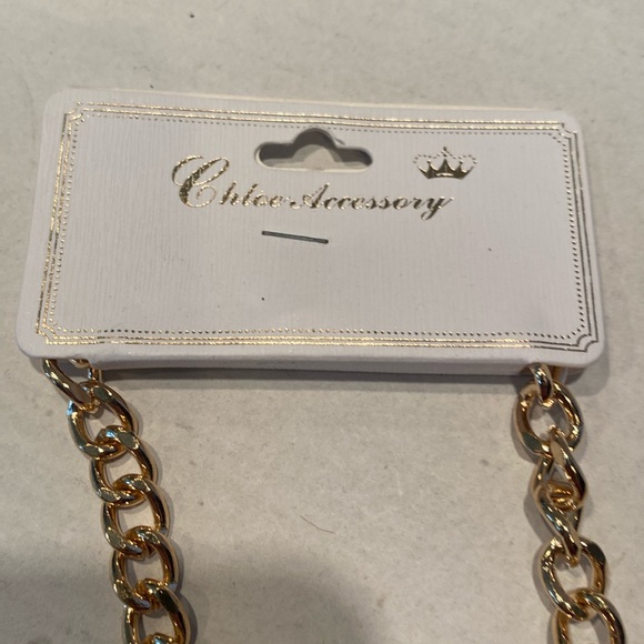 NWT Chloe Faux Ruby w/Rhinestones Pendant w/Heavy Goldtone Link Chain - Picture 3 of 4